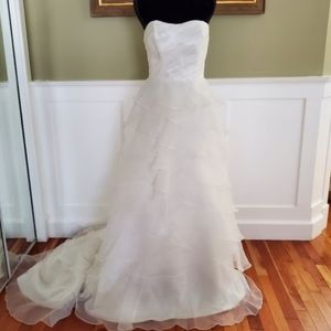 Alfred Angelo Organza Taffeta Sleeveless Bridal Gown